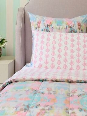 Laura Park Brooks Avenue Comforter Set